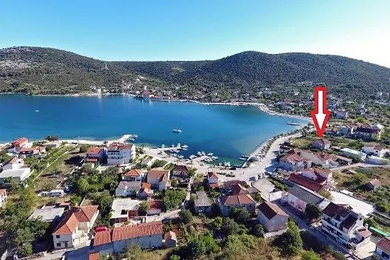 Daire Leonora Vinišće