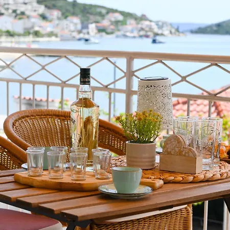 Apartamento Leonora *
